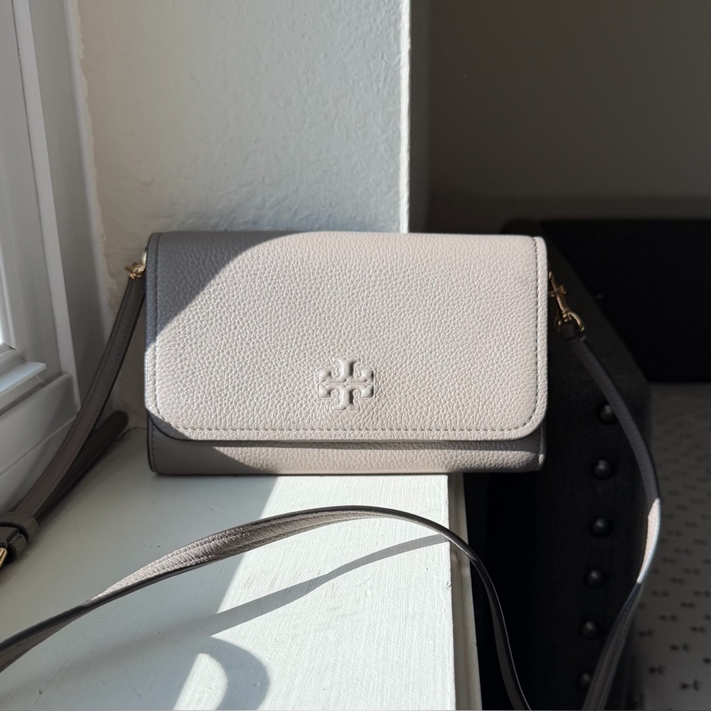 Tory Burch Thea Flat Wallet Crossbody